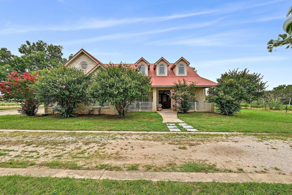 Photo of 948 Upper Elgin River RD