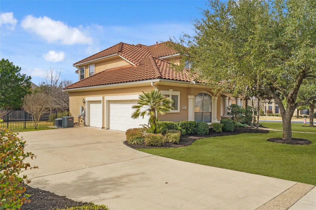Photo of 3237 Bay Hill LN
