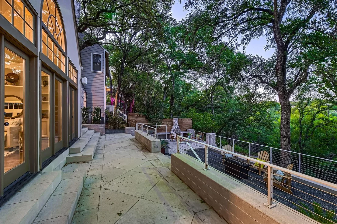 Photo of 1006 Gaston Ave