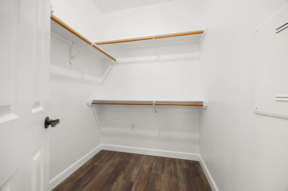 Photo of 4805 Louis Ave