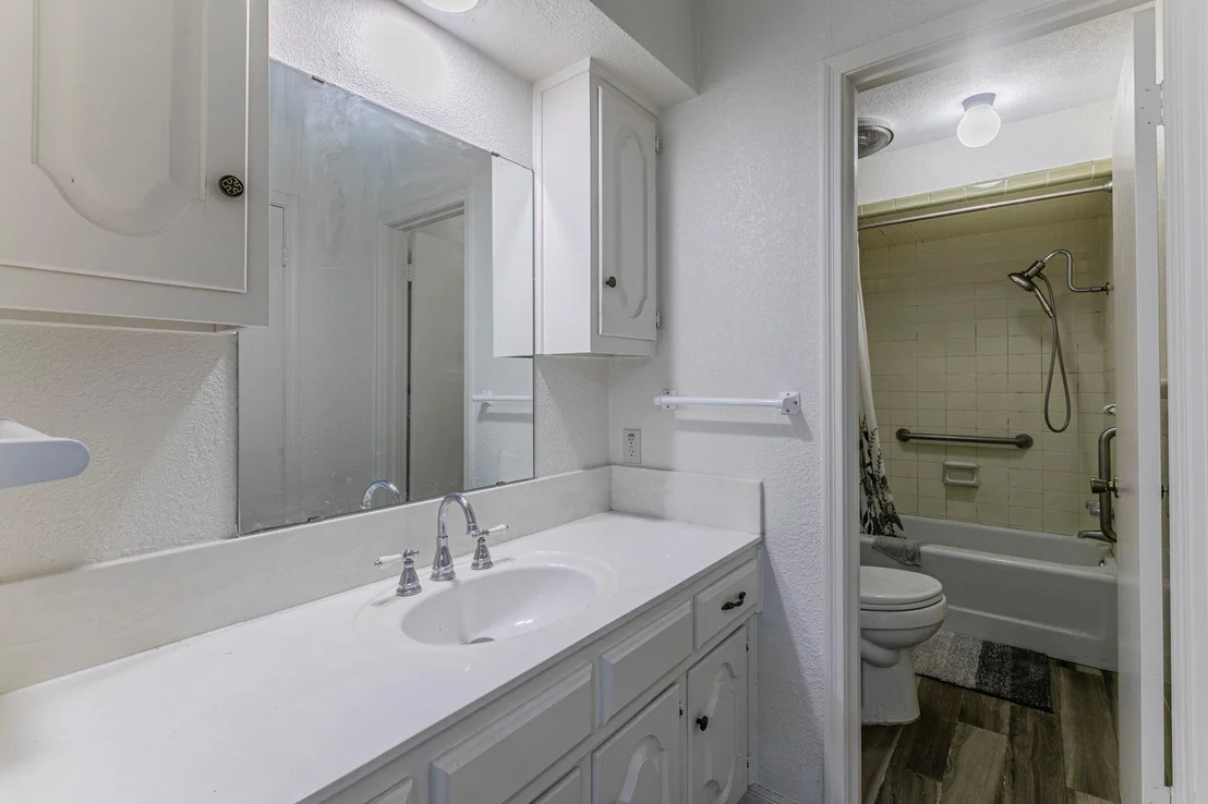 Photo of 3409 Hemlock BLVD