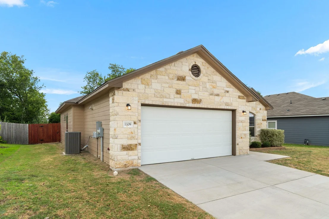 Photo of 1109 Monte Verde DR