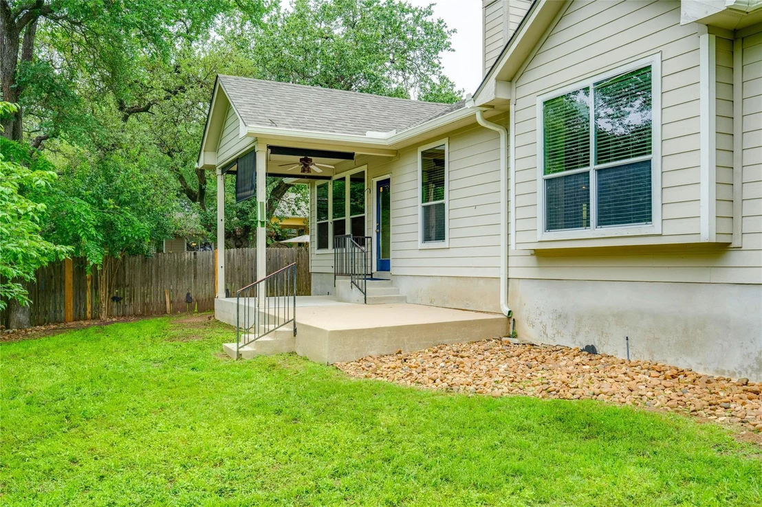 Photo of 6421 Carrington DR
