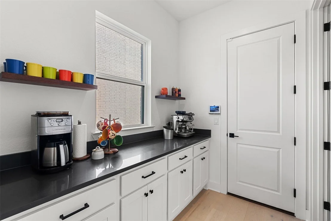 Photo of 544 Castillo BND