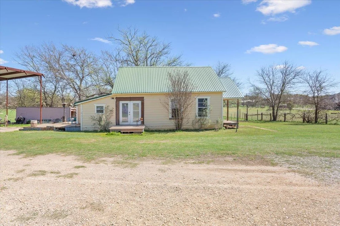 Photo of 2804 Auction Barn RD