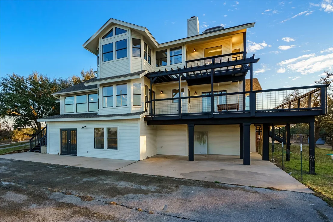 Photo of 20811 Hamilton Pool RD