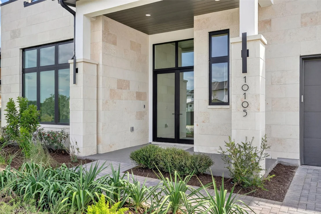 Photo of 10105 Milky Way DR