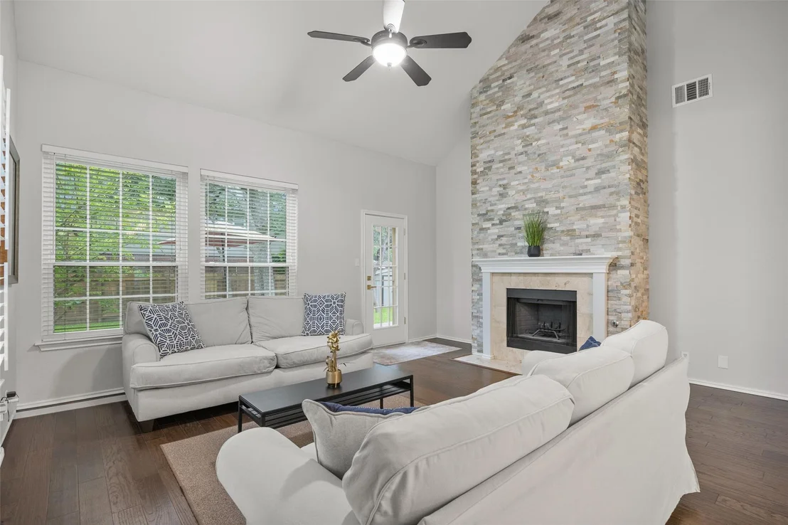 Photo of 8610 Axis DR