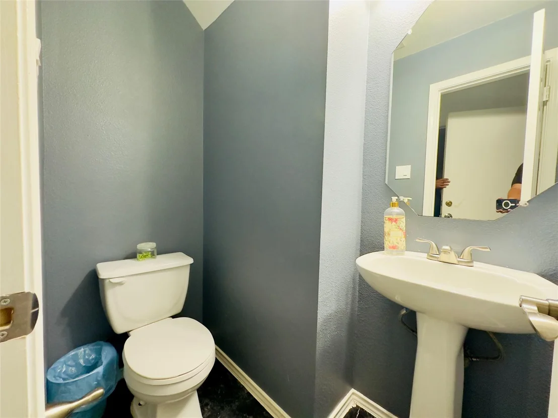 Photo of 2255 Ada LN