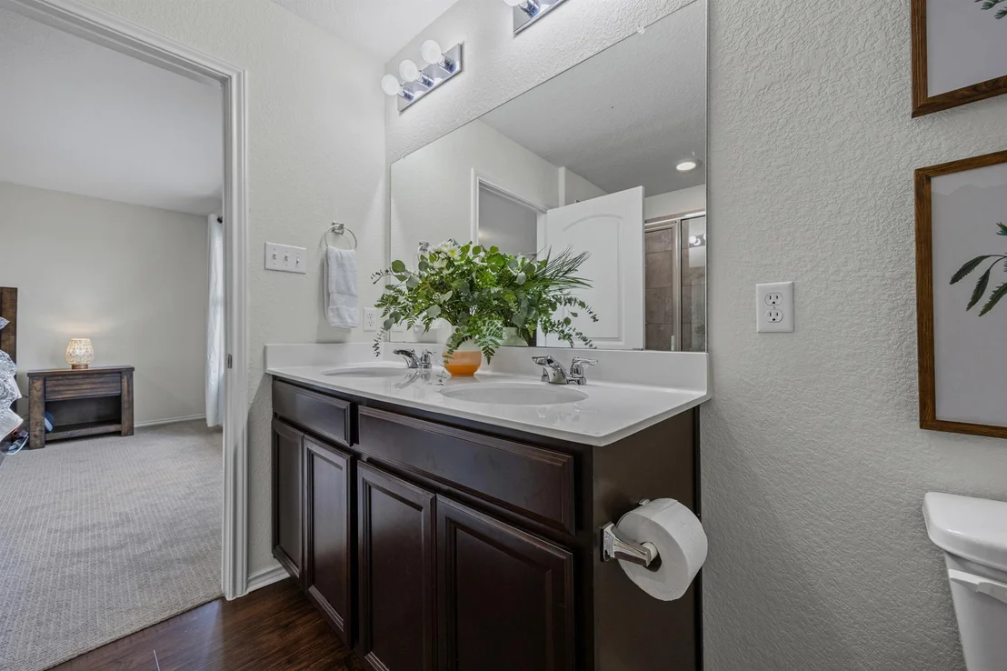 Photo of 332 Bayberry CIR