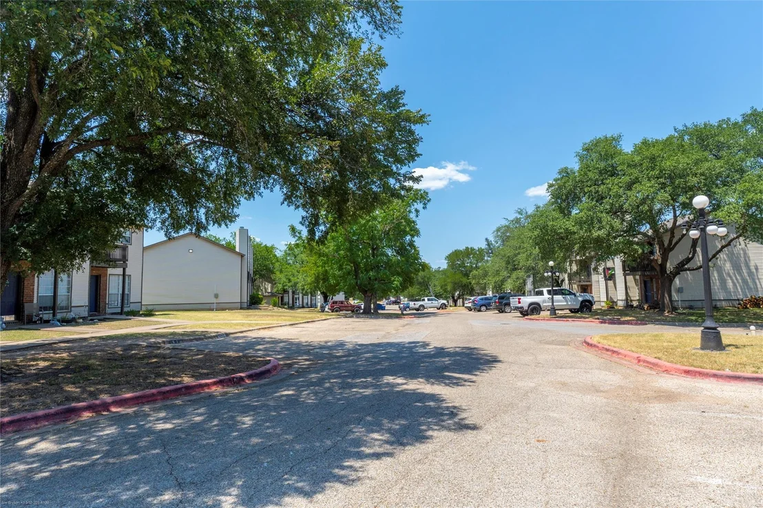 Photo of Unit C at 1845 River Crossing CIR