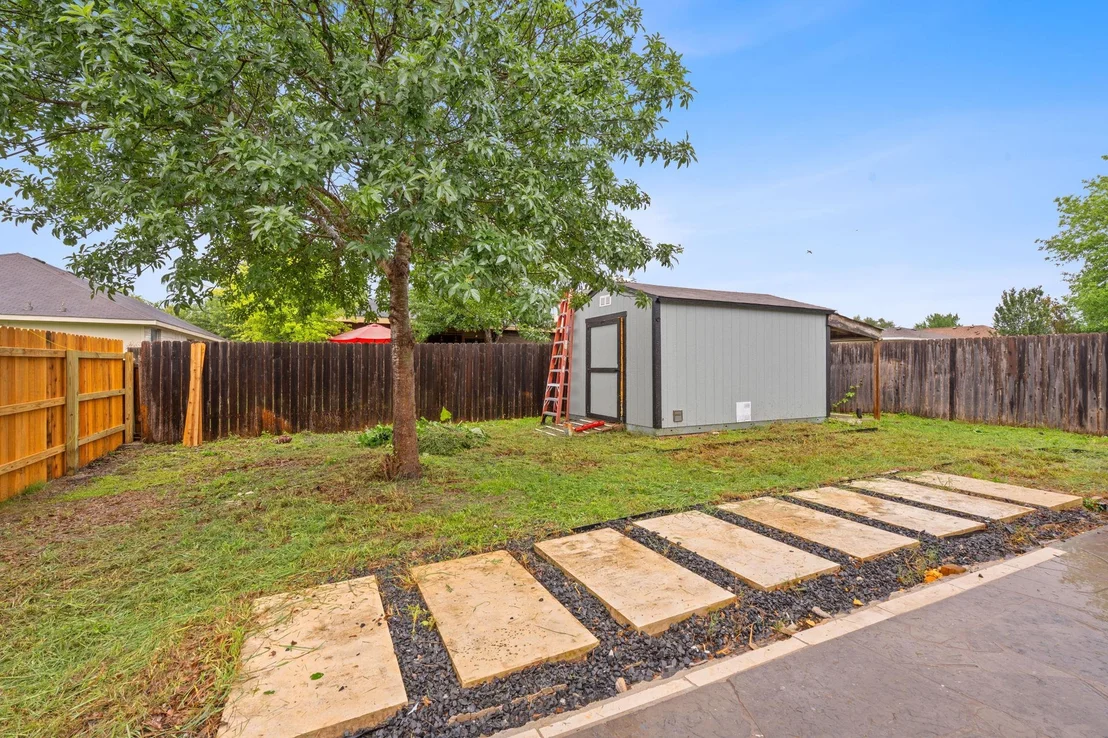 Photo of 114 Loryn DR