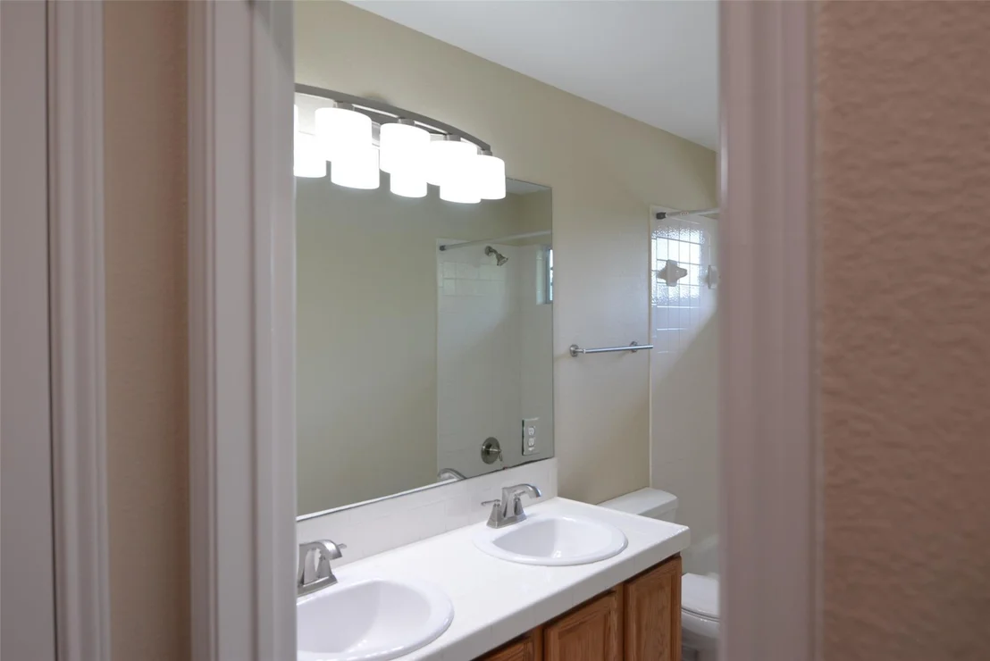 Photo of 2400 Nan LN