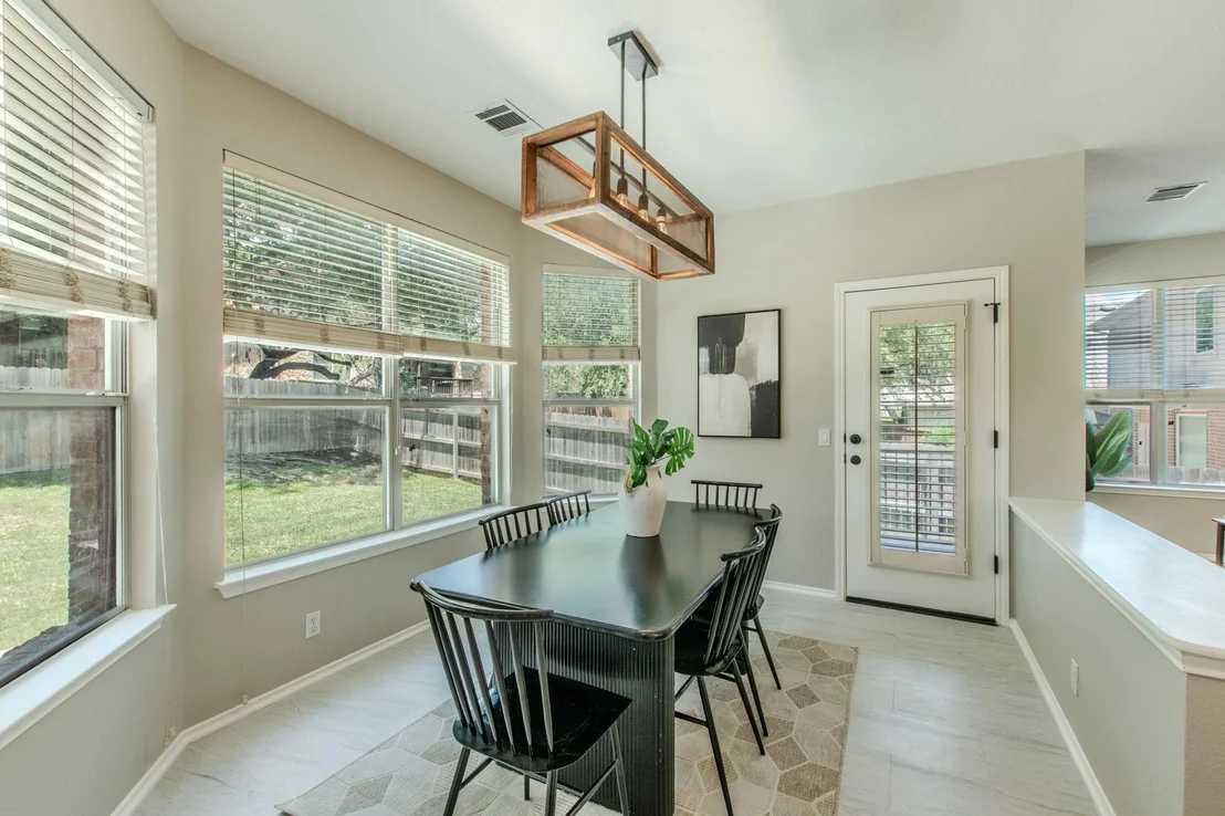 Photo of 3988 Lord Byron CIR