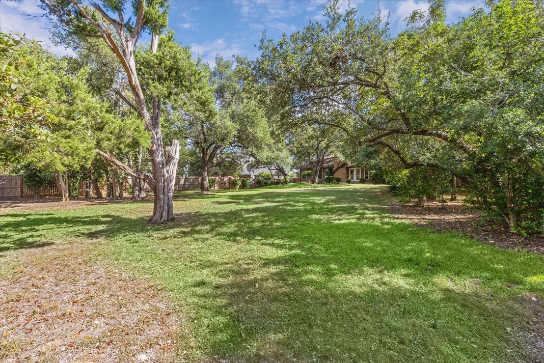 Photo of 1318 Lost Creek BLVD