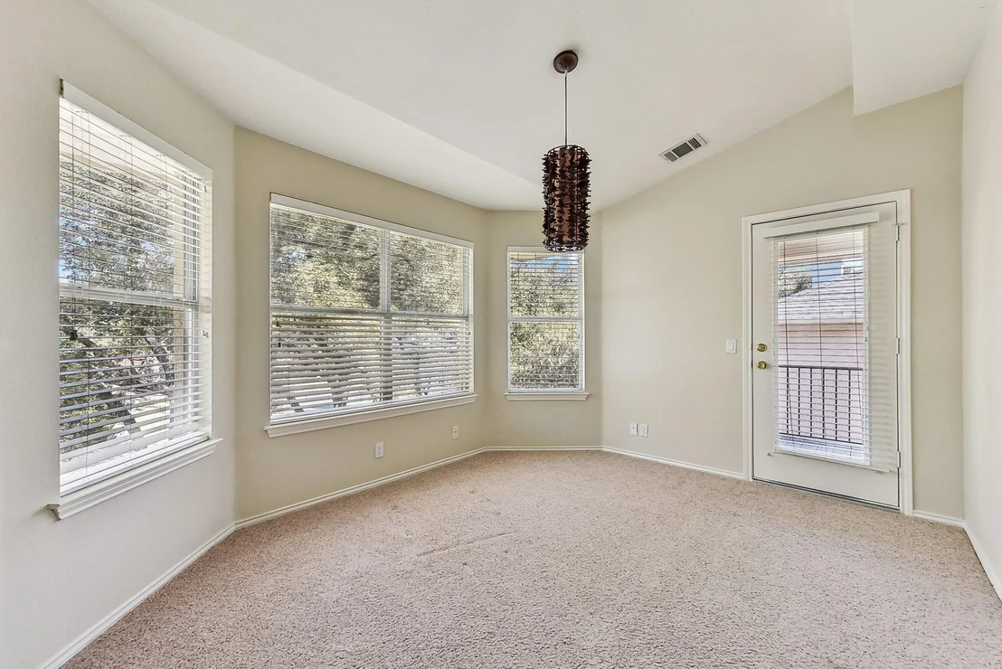 Photo of 3998 Lord Byron CIR