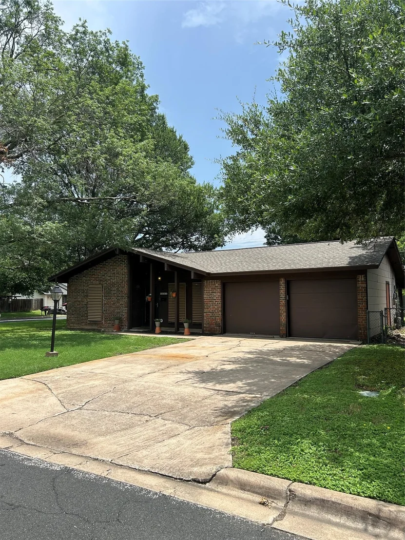 Photo of 5001 Creekline DR