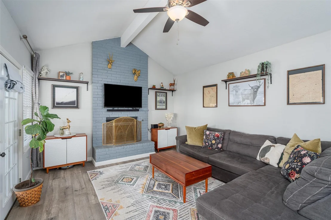 Photo of 1610 Taron DR