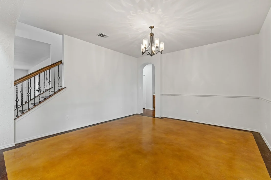Photo of 600 Bella Vista Circle CIR