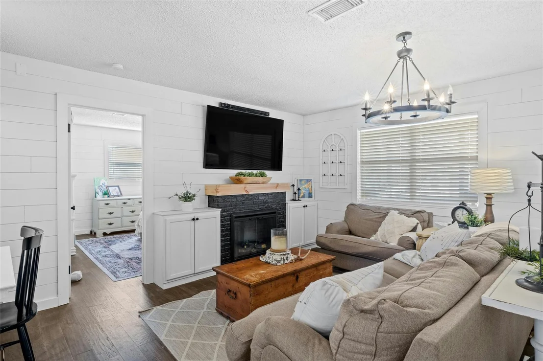 Photo of 607 Littlewin