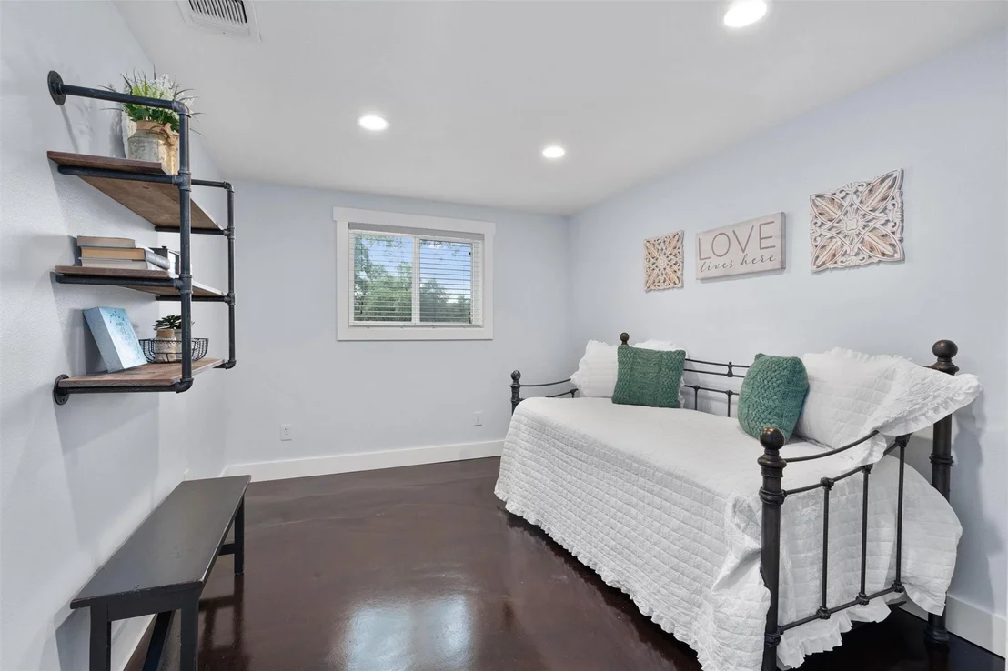 Photo of 1900 Walsh DR