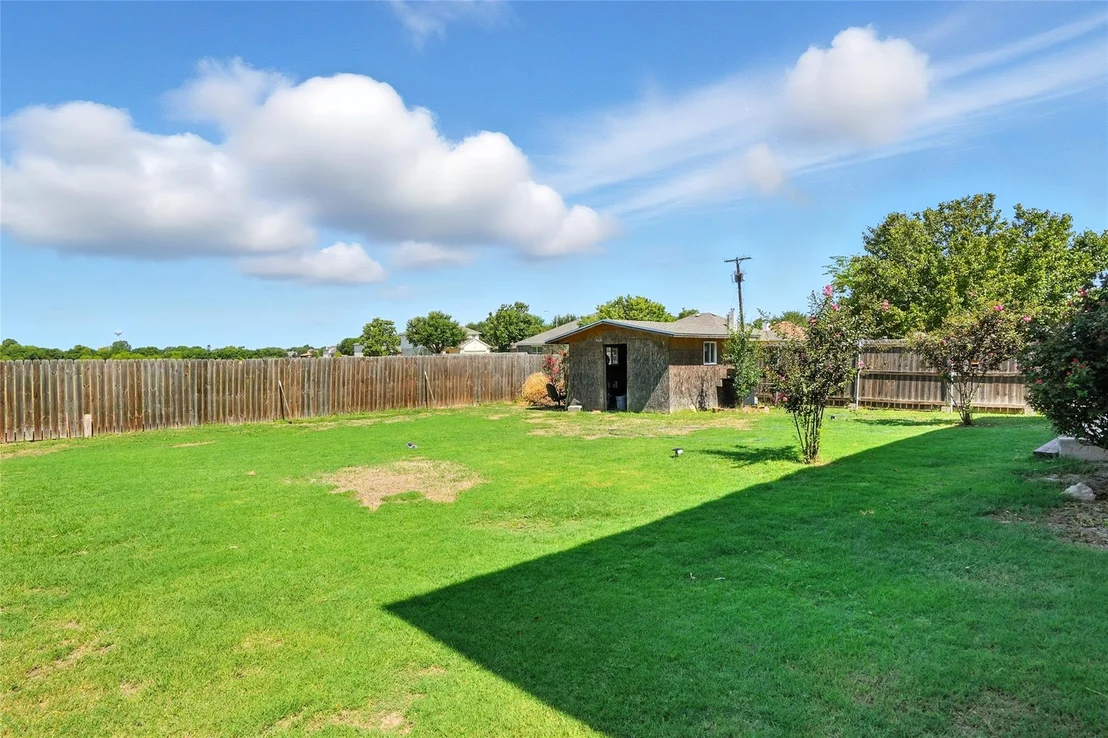 Photo of 221 Herrera TRL