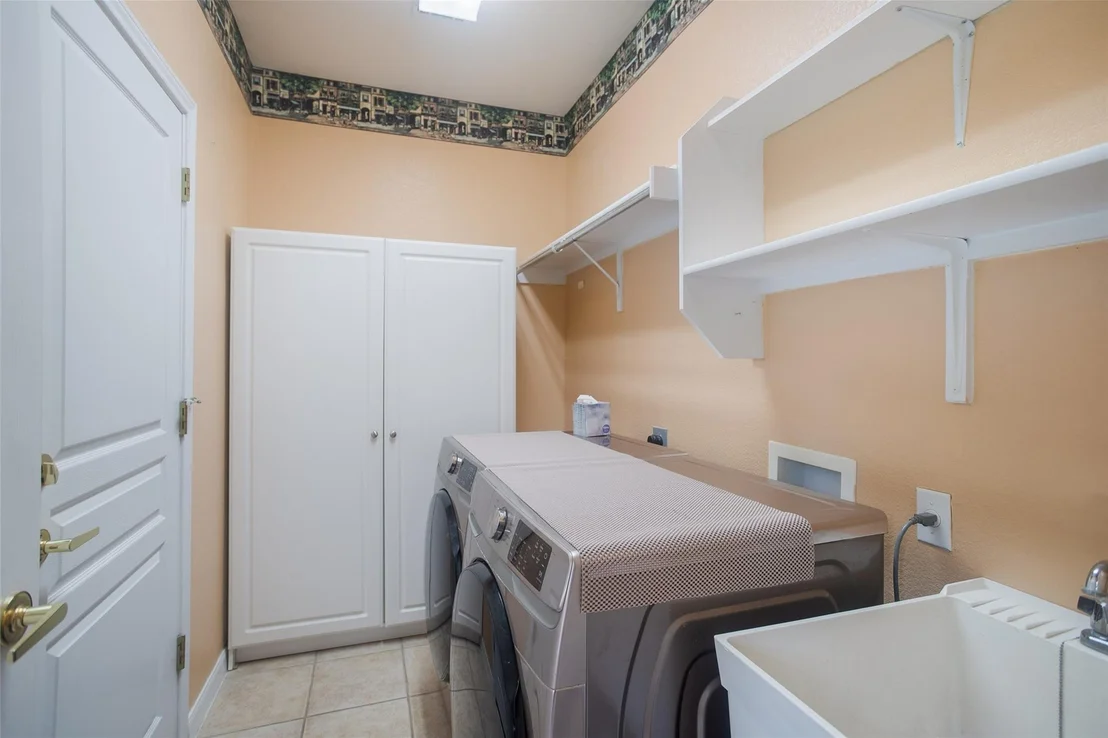 Photo of 103 Everest CT