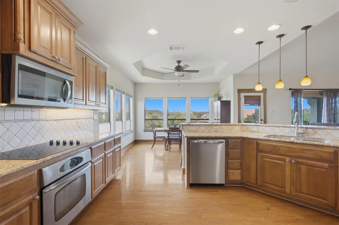 Photo of 700 Augusta CIR N