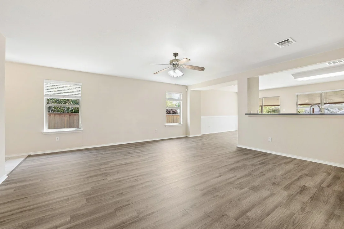 Photo of 301 Wildwood DR