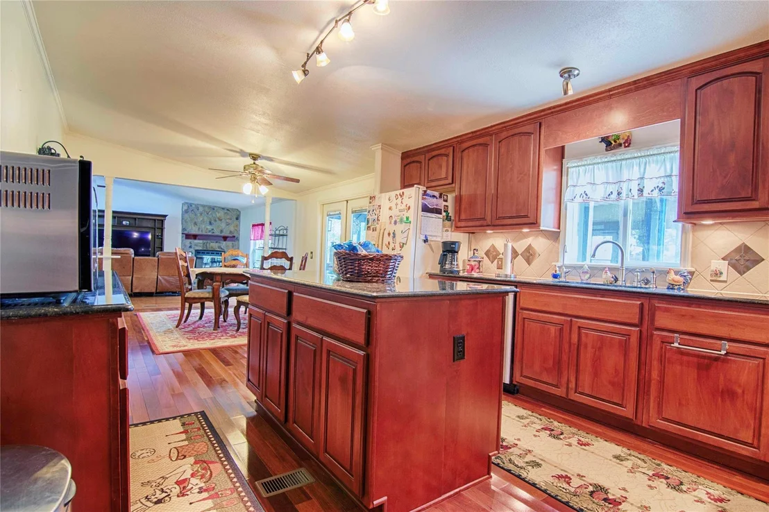 Photo of 6440 Mockingbird RD