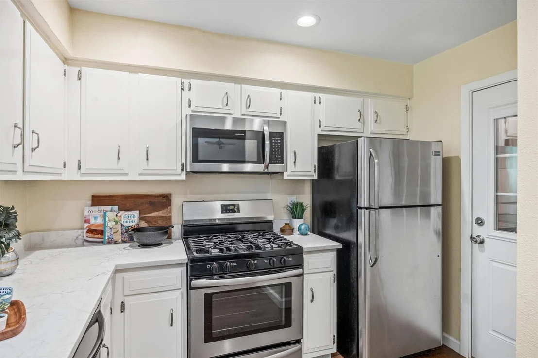 Photo of 617 Blackberry DR