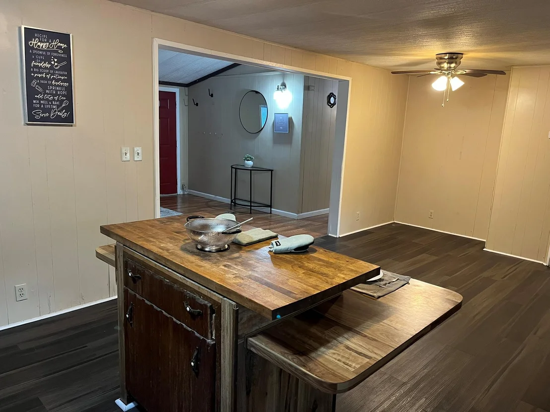 Photo of 5576 Helm LN