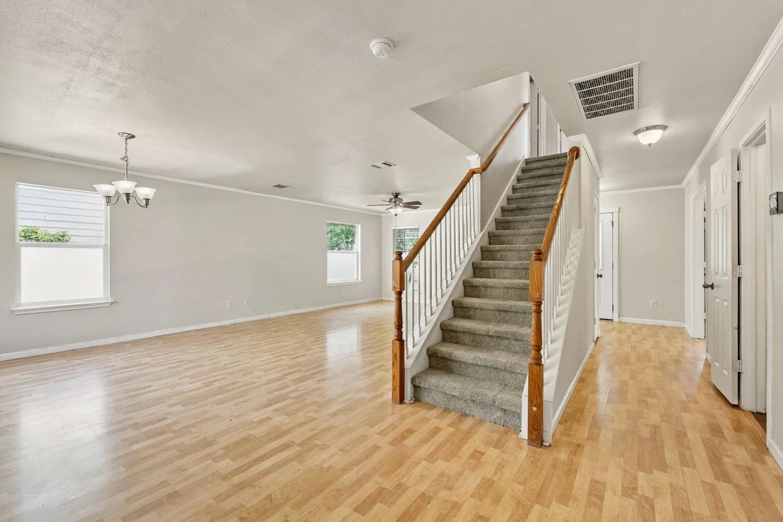 Photo of 5801 McNaughton N