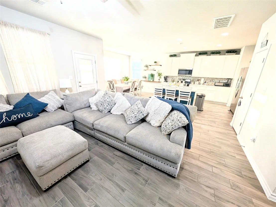 Photo of 226 Thornless CIR