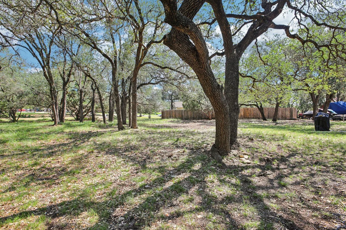 Photo of 600 Augusta CIR N