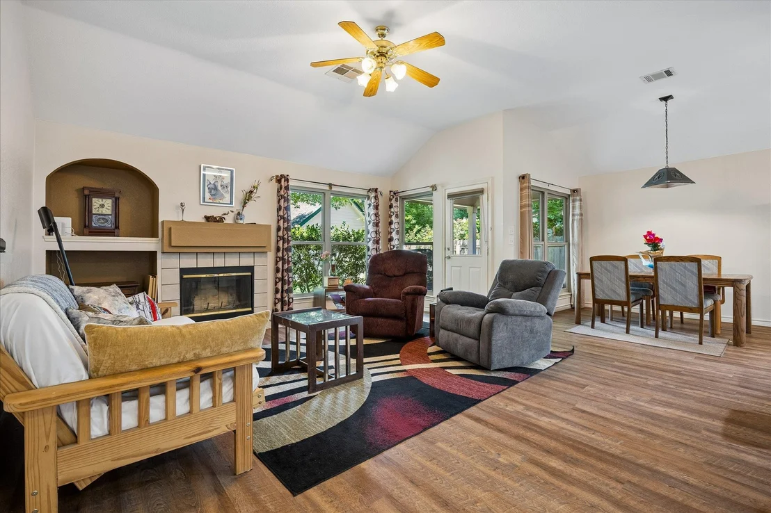Photo of 111 Finch LN