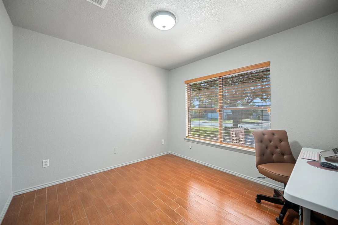 Photo of 5504 Alomar CV