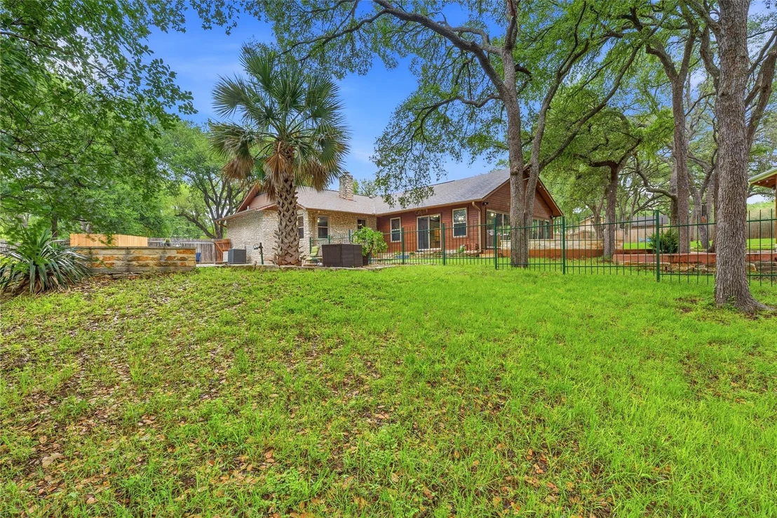 Photo of 203 Leisurewoods DR
