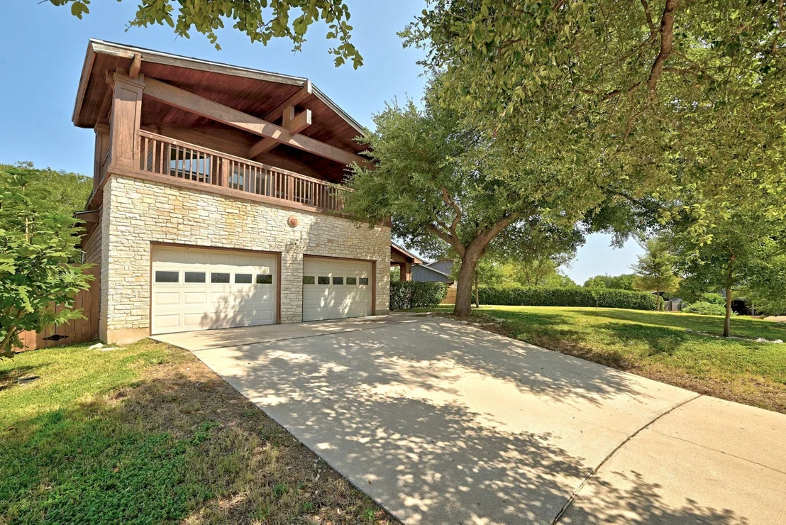 Photo of 1904 Cedar Ridge DR