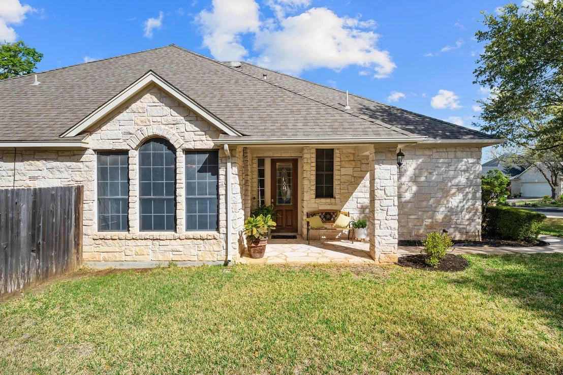 Photo of 15016 Thatcher DR