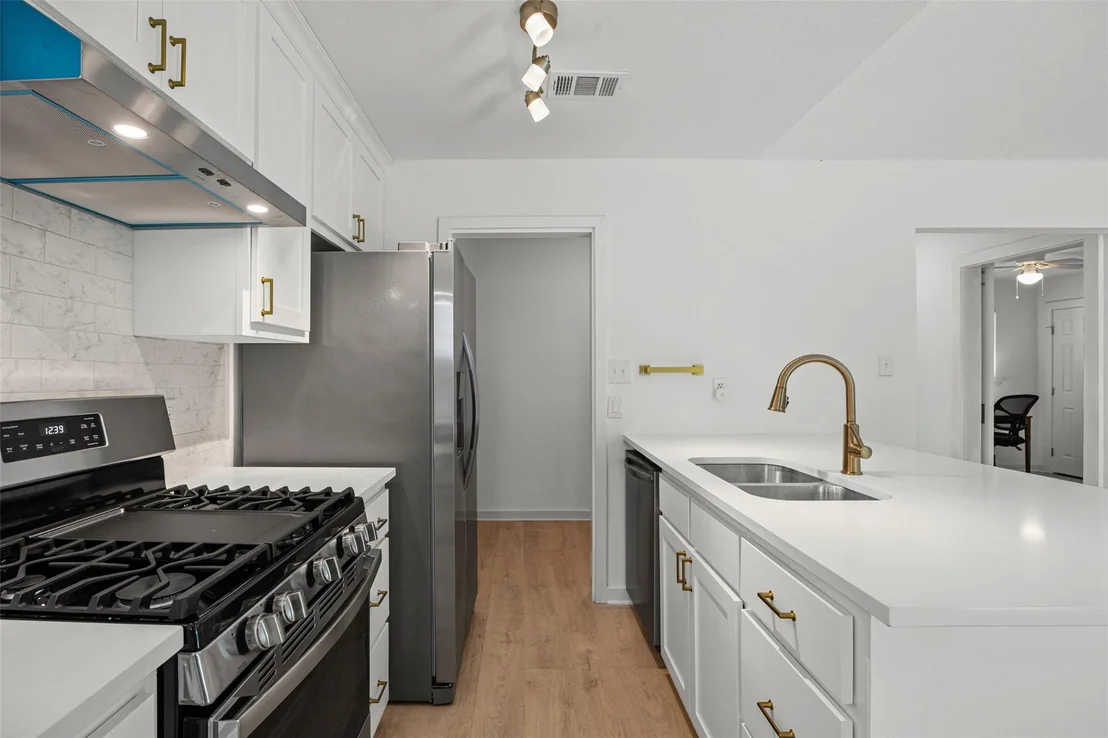Photo of 5500 Stuart CIR