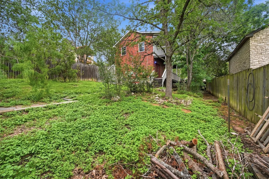 Photo of 1104 Franklin DR