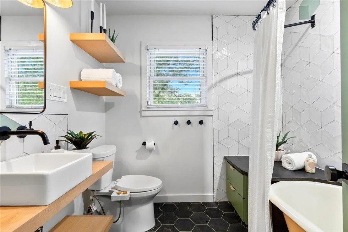 Photo of 5705 Duval ST