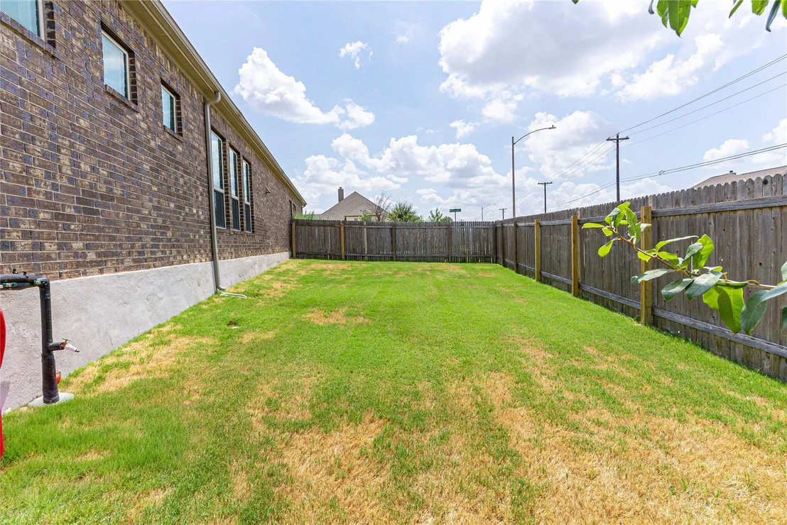 Photo of 833 Tabernash DR