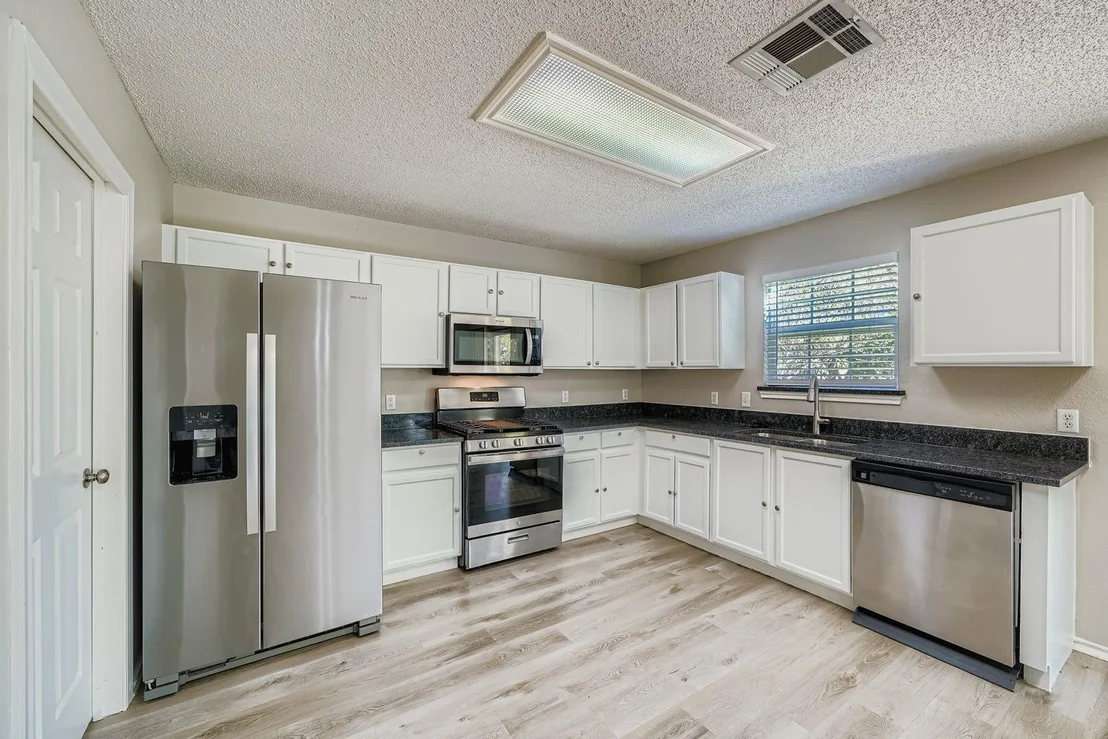Photo of 2100 Coachlamp DR