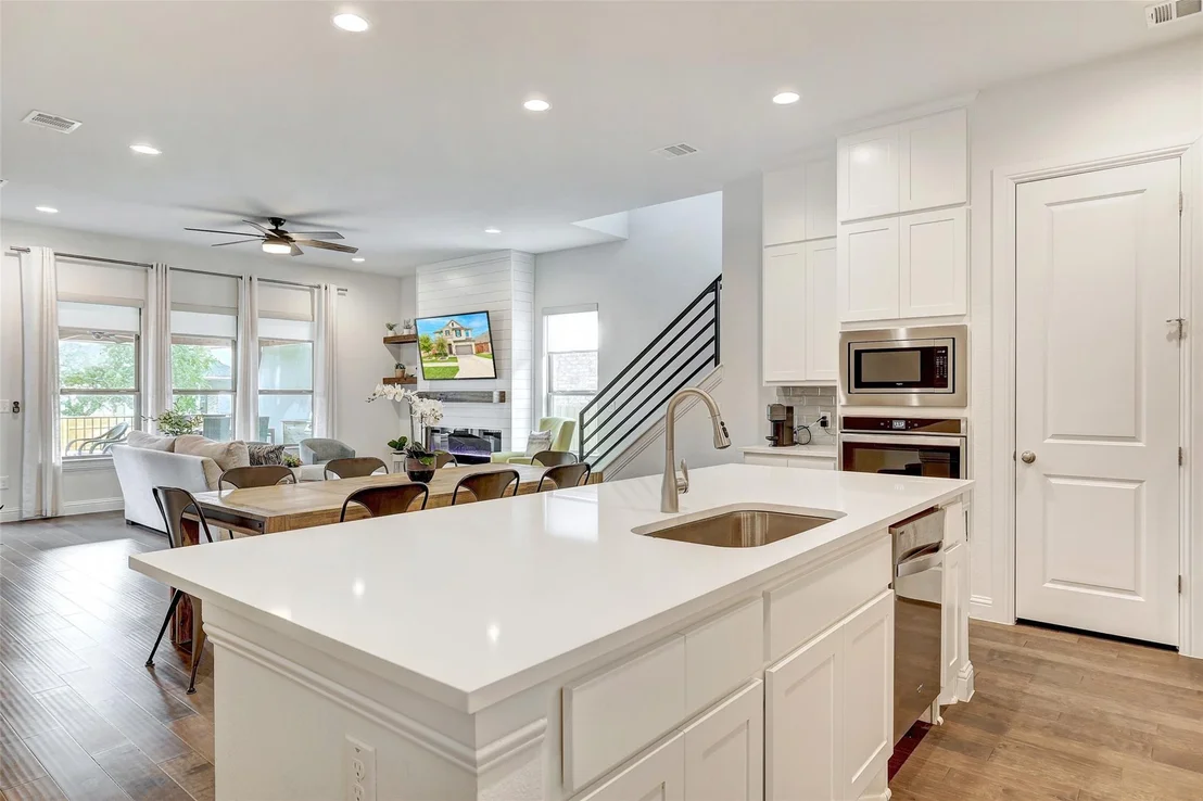 Photo of 2708 Brushwood Meadow