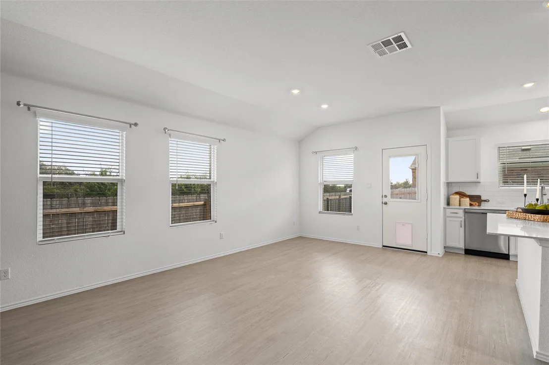 Photo of 101 Sunrise Oak CV