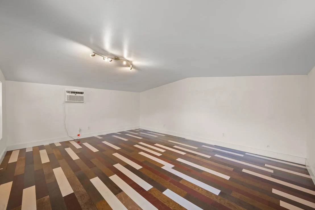 Photo of 1137 Nickols Ave