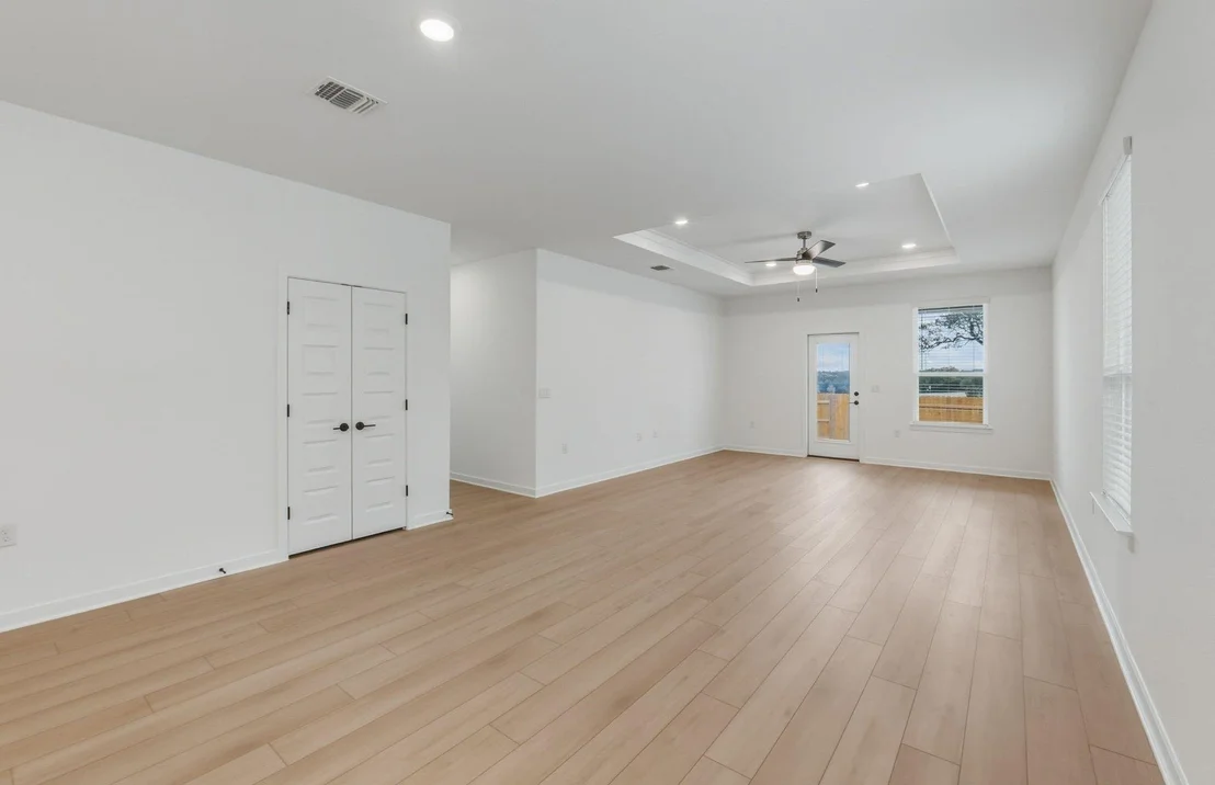 Photo of 124 Adlai Ave