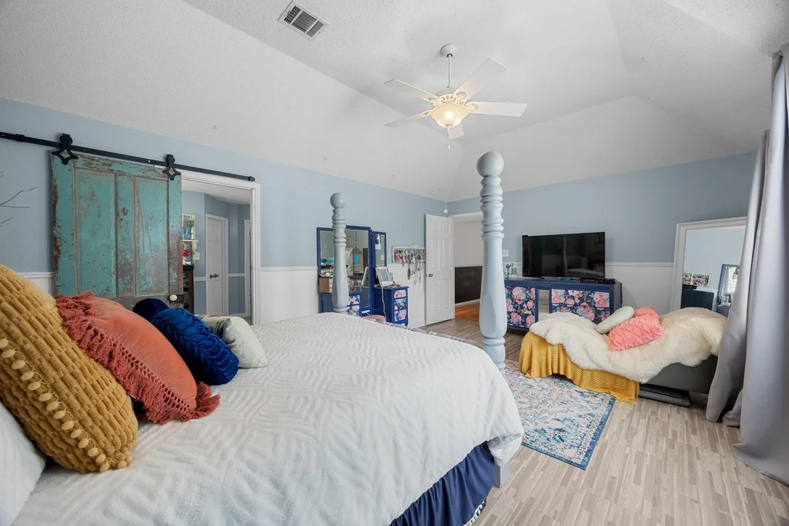 Photo of 1306 River Oak DR